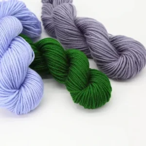 100% Acrylic Yarn 4 Ply Worsted Anti Pilling Bulk Hand Knitting Yarn for Sweater Doll Baby Project