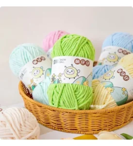 100% Polyester 5mm 68m 100g Soft Chunky Chenille Yarn Anti Pilling Eco Friendly Skein Friendly Knitting Baby Scarf Weaving Dye