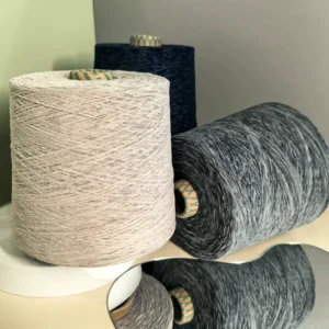 100% Polyester Chenille Yarn 0.1NM 40NM Dope Dyed Colors With GRS For Sofa Home Textile Carpet