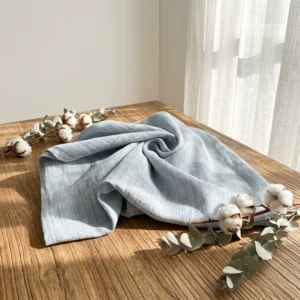100% Polyester Fabrics Yarn Dyed with Smooth and Soft Handfeeling for Clothing