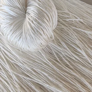 100%Filament Silk Reeled 400m/100g Skein Yarn 4NM Cone Luxury Yarn White Shiny High Quality for Handweavers Knitting