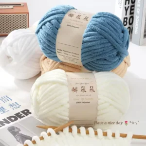 1cm Thick Chunky Yarn for Blankets High Tenacity Anti-Pilling Texturized Giant Yarn 100% Polyester for Hand Arm Knitting DIY