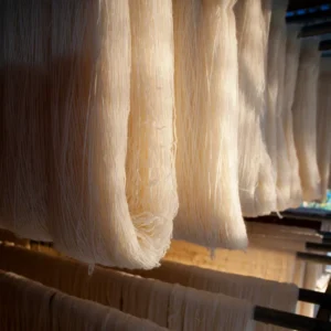 40 44D 9X3X3 Thrown Silk Filament Yarn for Hand Knitting Weaving Sari and Carpet Production Raw Pattern