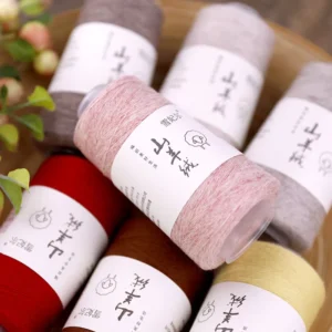 Anti pilling 30% Cashmere 70% Merino Wool Blended Yarn Dyed Super Soft for Hand Knitting Weaving