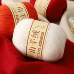 Blended 1.5mm Thick High Dyed Cashmere Yarn 50+20g Soft High Tenacity Strong Eco-Friendly Anti-Pilling Ring Spun Hand