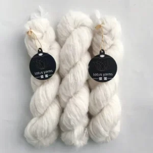 Brushed Merino 150m 50g DK Worsted Weight Natural Color Hand Knitting Fluffy Yarn for Hand Dye Knitting Yarn