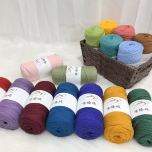 Direct Sale 100% Polyester Hand-Woven T-Shirt Yarn 200g High Elasticity Fabric Strips Dyed DIY Knitting Carpet Yarn