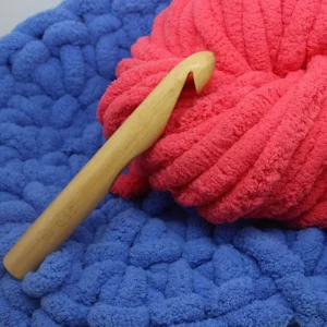 Factory Thick Polyester Giant Colorful Fuzzy Chenille Chunky Yarn for Arm Knitting Chenille Blanket