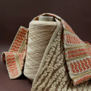 Fashion Dyed Anti-Pilling Wool Blended Yarn 2/16Nm 85% RWS Merino Wool 15% Recycled Nylon Brown Hand Knitting Yarn