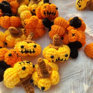 Handmade Halloween Pumpkin Pendant Mini Cute Pumpkin Crochet Keychain for Holiday Decoration Gift