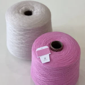 High Quality Chunky 30% Cashmere 70% Wool Blended Yarn for Machine Knitting Hand Crochet Large Amount in Stock