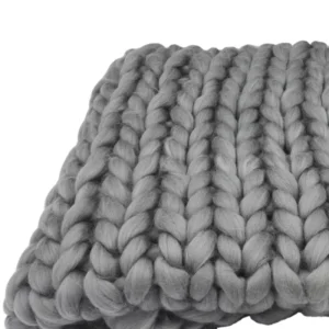 Magic Green 100% Wool Wearable Giant Yarn Merino Wool Super Chunky Yarn Hand Knit Super Cozy Blanket