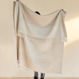 Modern 10% Cashmere 90% Lamb Wool Throw Blanket Eco-Friendly and Warm for Winter Bedding Sofa Decorative Use