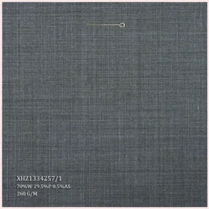 Plaid Woven Organic Eco-Friendly Yarn Dyed Worsted Merino Wool Fabric 70%W 29.5%P 0.5%AS Men’s Suits Jackets