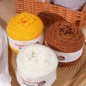 Squirrel Fleece 100% Acrylic Yarn 150g Soft Spun Yarn with Lurex Shiny Luminous Fancy Yarn for Christmas Crochet DIY