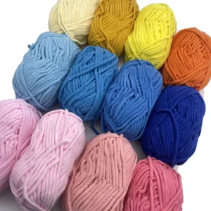 Strong Recycled Dyed Polyester Blended Yarn 100% Polyester Chunky Chenille Yarn for Hand Knitting