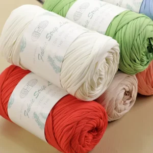 T-shirt Yarn 195g China Manufacturer Knitting Handbag Crochet Blended Fancy Yarn for Weaving Yarn Crochet
