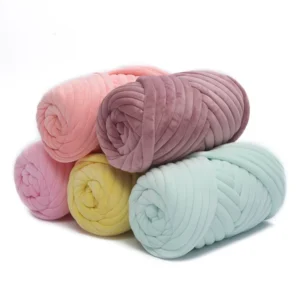 Washable Super Soft 500g Chunky 100% Polyester Velvet Feeling Crochet Tube Yarn for Weaving and Handmade Pet Nest