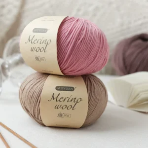 Worsted Merino Wool 212 Yarn Medium Thick Bleached Hand Knitting Yarn for DIY Scarves and Sweaters