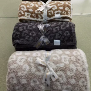 Zero Defect Ultra Soft 100% Polyester Zebra Star Leopard Knit Micro Feather Yarn Microfiber Fabric Cozy Knit Blanket